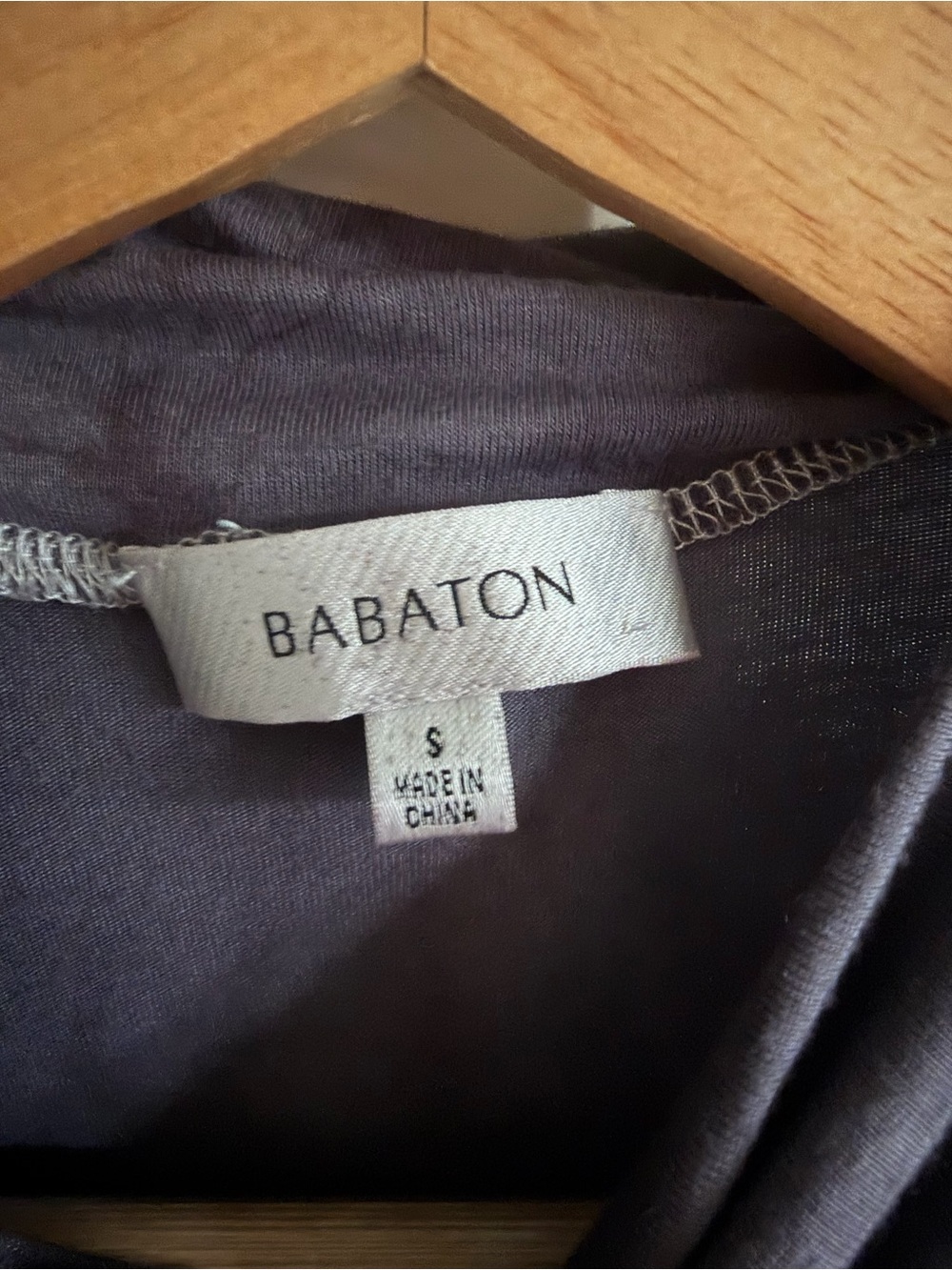 Babaton Aritzia Mock Neck Sleeveless Top Purple Grey Size Small - Picture 4 of 7